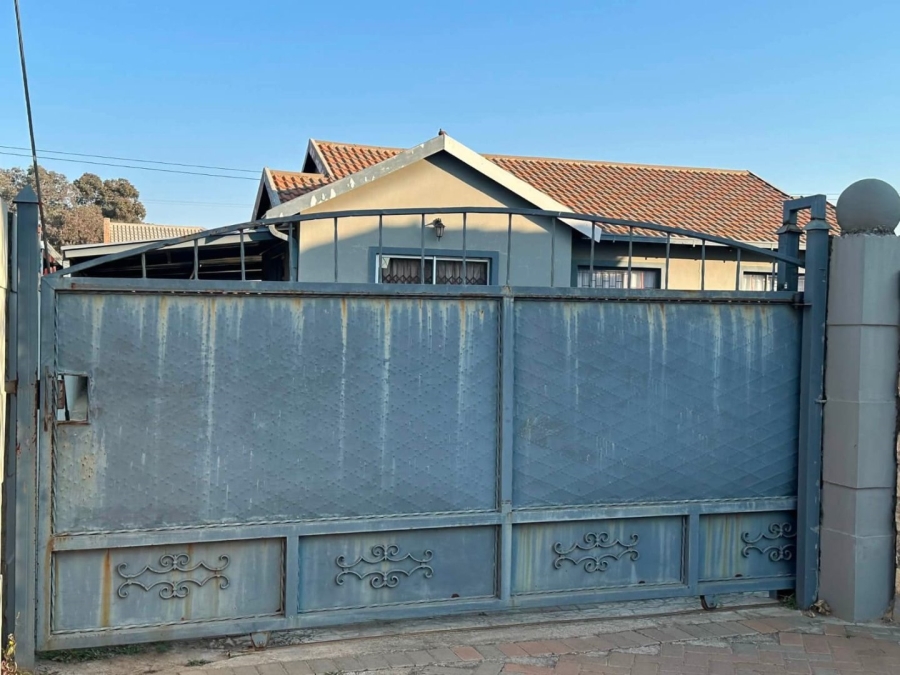 3 Bedroom Property for Sale in Pinehaven Free State